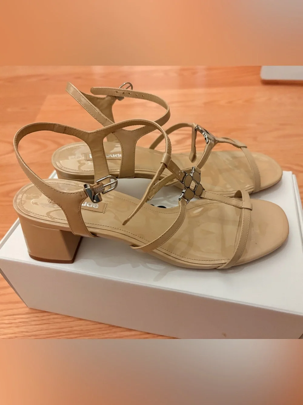 Larroude Hana block heel sandals beige leather size 9